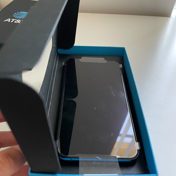 New Unlocked Iphone 11 Pro 256gb - Picture 10 of 10